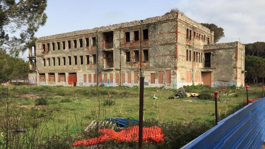 l’esterno della coloniaSaragat