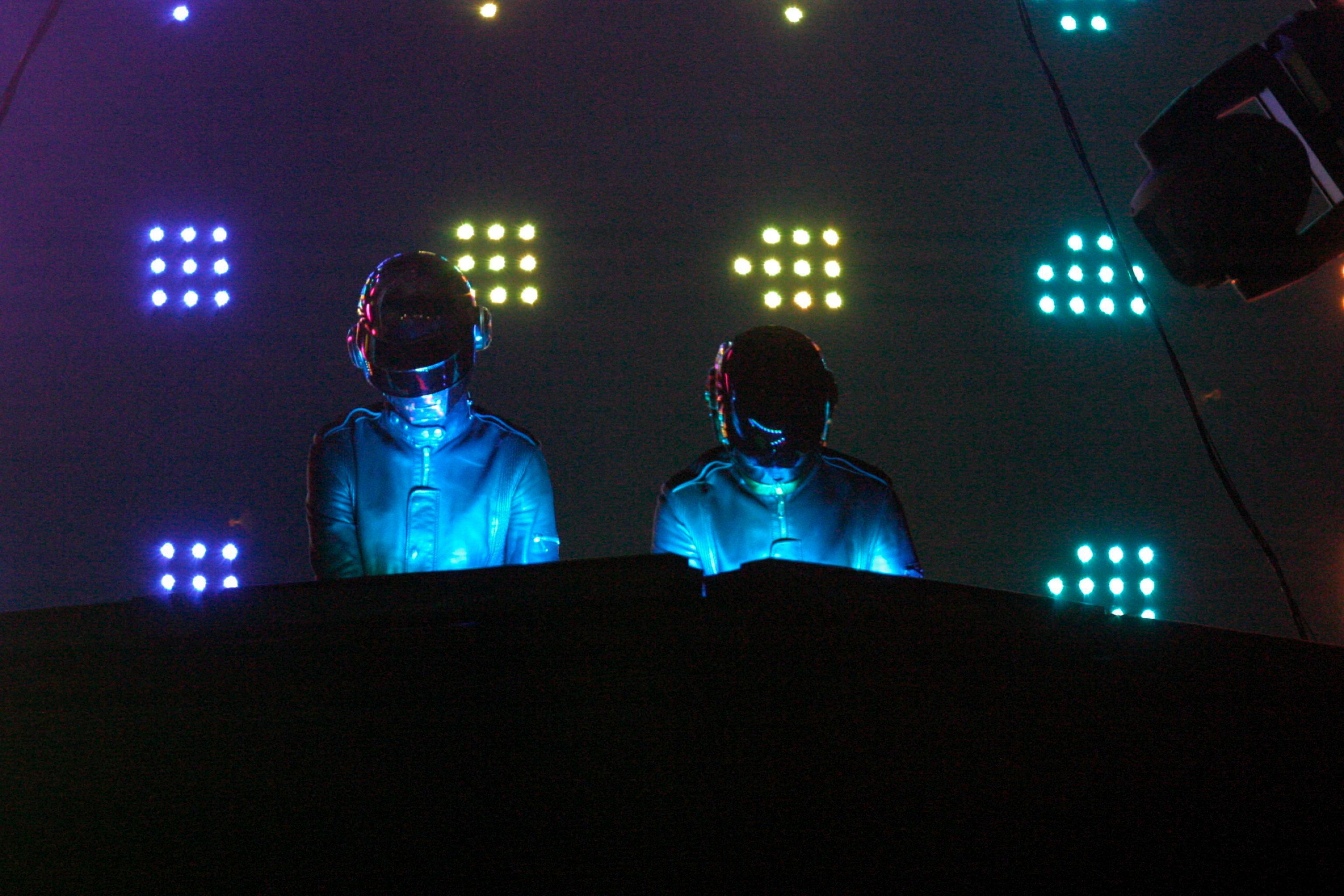 Fine di una leggenda, si sciolgono i Daft Punk dopo 28 anni di musica 