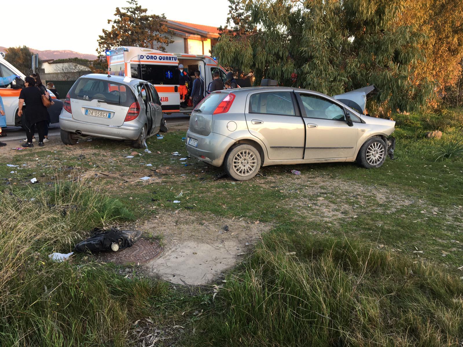 Le auto coinvolte nello scontro (foto Mario Rosas)