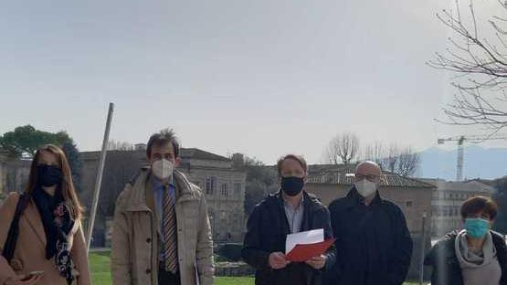 Mura, no alle ringhiere Già raccolte 1.500 firme