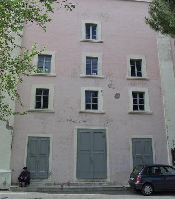 Il Comune spera nel Recovery Fund per riqualificare il teatro di Napoleone 