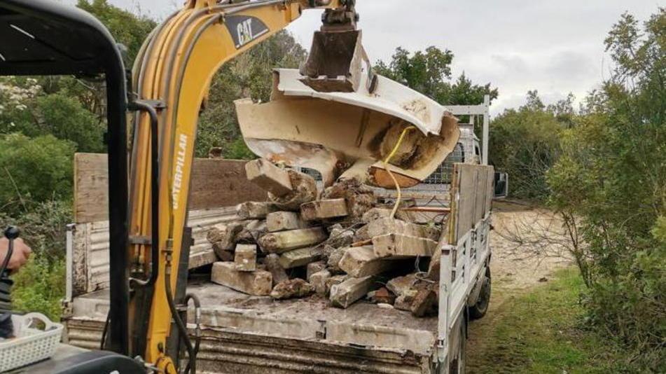Portati via quintali di rifiuti abbandonati dai sentieri tra il Fabbrello e il Buraccio