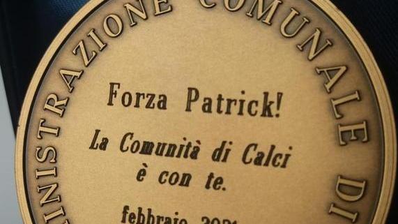 La medaglia ufficiale del Comune dedicata a Patrick Zaki