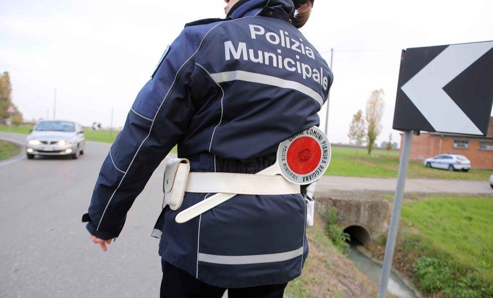 Targhe, ricerche e telecamere per condurre le indagini