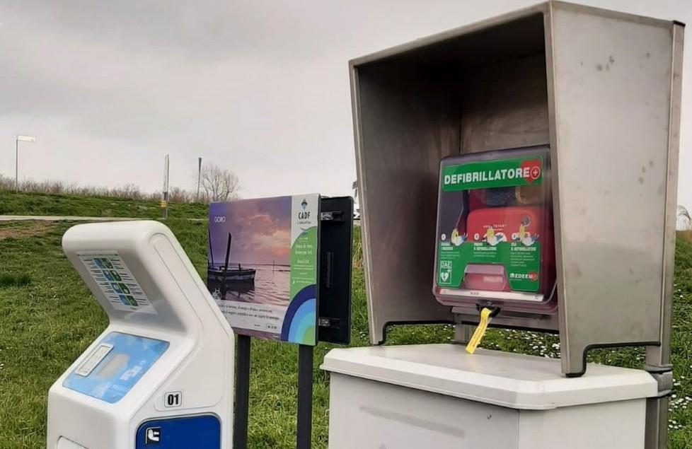 Tre nuovi defibrillatori proteggono i cittadini Contributo dei pescatori