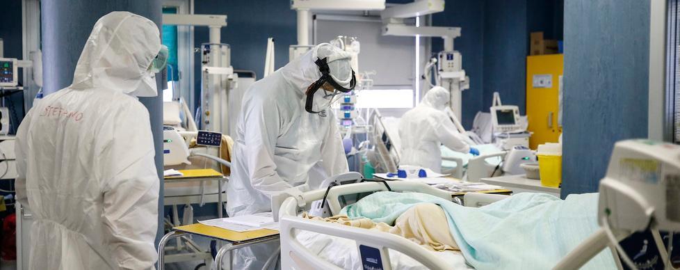 Altre due vittime del Covid a Pistoia mentre è allarme ricoveri all’ospedale San Jacopo 