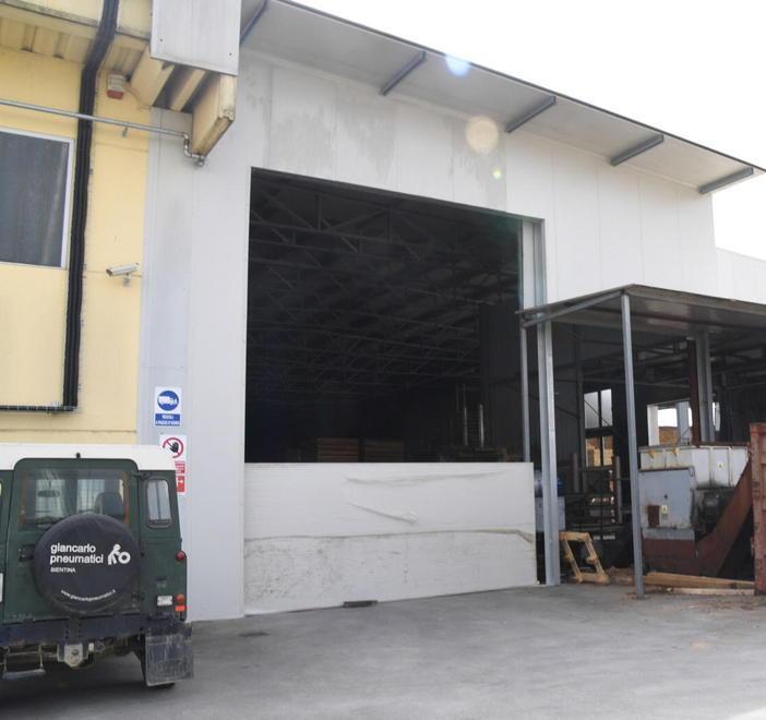 La falegnameria di Bientina dove avvenne l’aggressione mortale