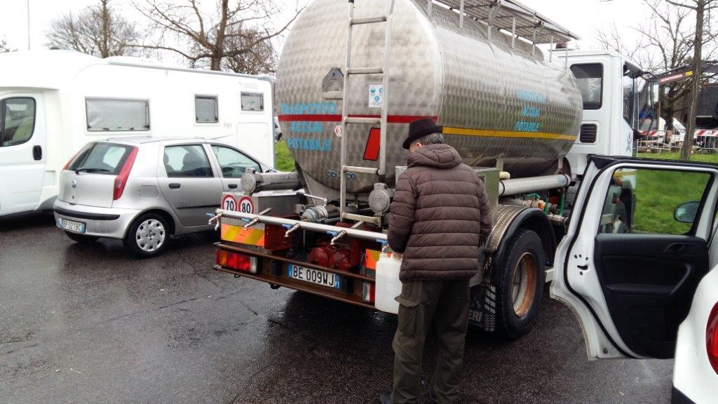 Rubinetti all'asciutto a Pistoia nella zona di via Pertini