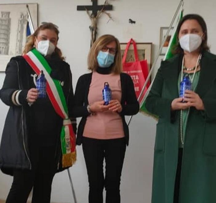 Ecco 700 borracce, cancellano 14 quintali di plastica all’anno