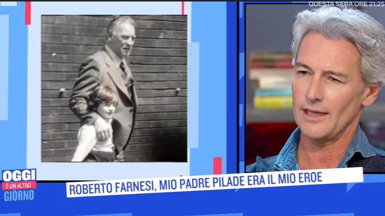 Roberto Farnesi (a destra) col padre Pilade