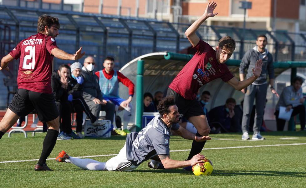 La difesa del Pontedera può vantare numeri migliori di Juventus e Barcellona