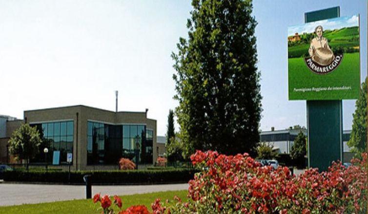 Banca Intesa dà 37 milioni a Parmareggio e salda il fronte coop per scalare Ferrarini