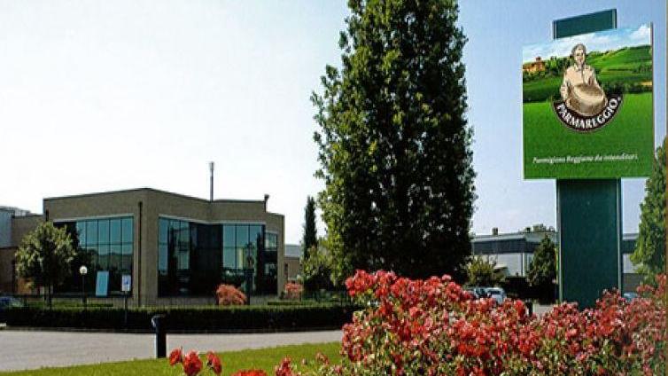 Banca Intesa dà 37 milioni a Parmareggio e salda il fronte coop per scalare Ferrarini