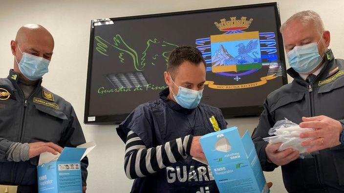 Pericolose e senza certificati Sequestrate 3mila mascherine