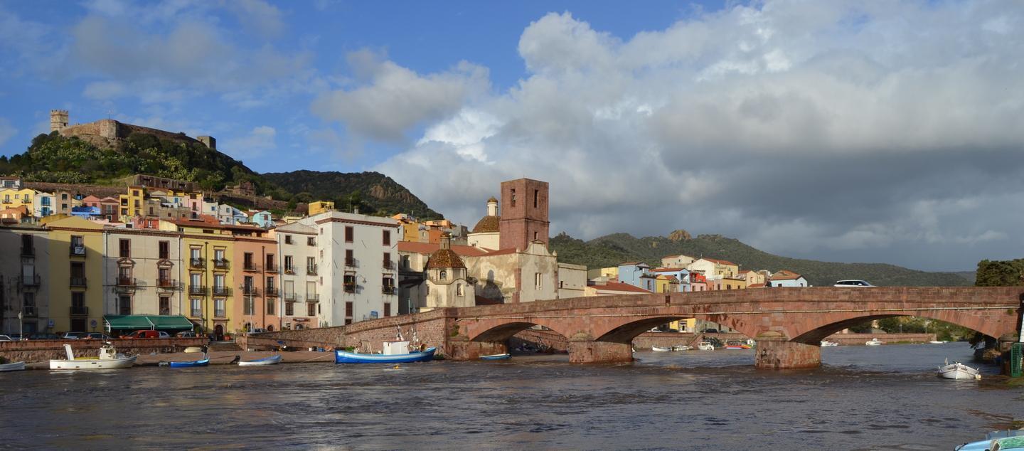 Bosa virtuosa con la differenziata 