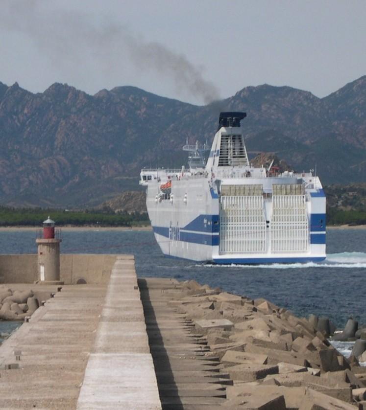 Al porto si naviga a vista Sabato l’ultimo traghetto 