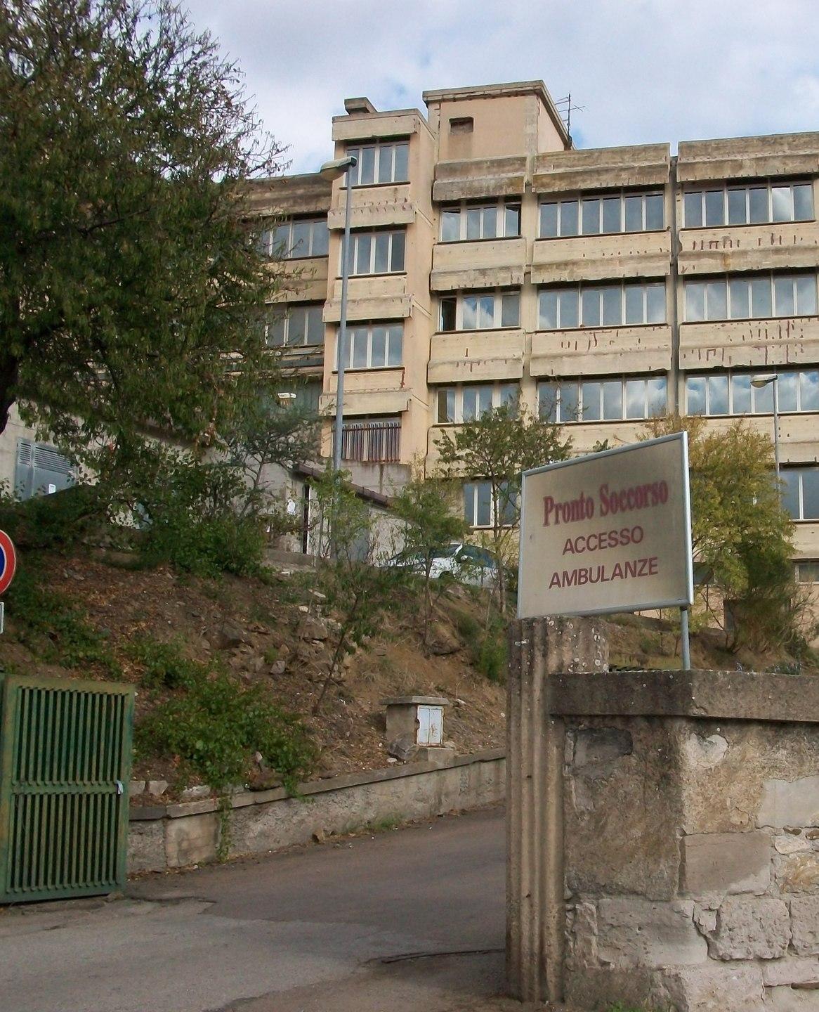 Tre medici a giudizio per la morte di una 46enne 