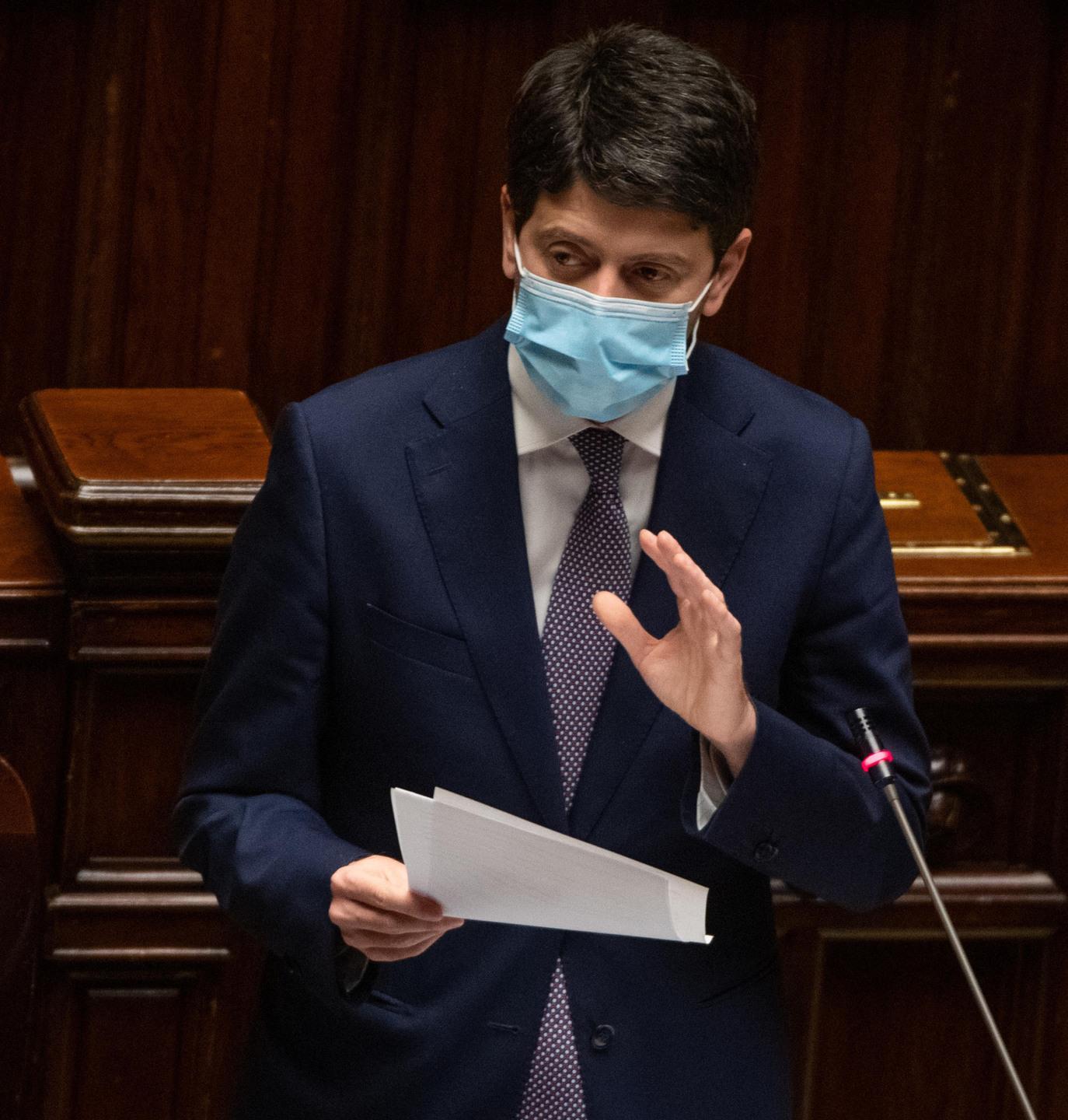 [EMPTYTAG]È allarme varianti Dpcm fino a Pasqua 