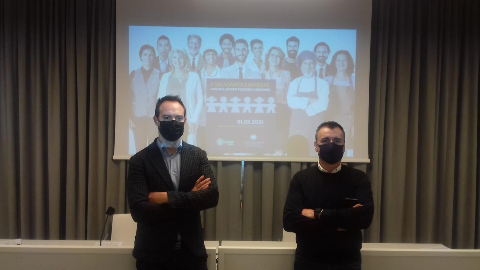 Da sinistra Tommaso Gei (Confcommercio) e Mauro Lassi (Confesercenti) alla presentazione dell'iniziativa
