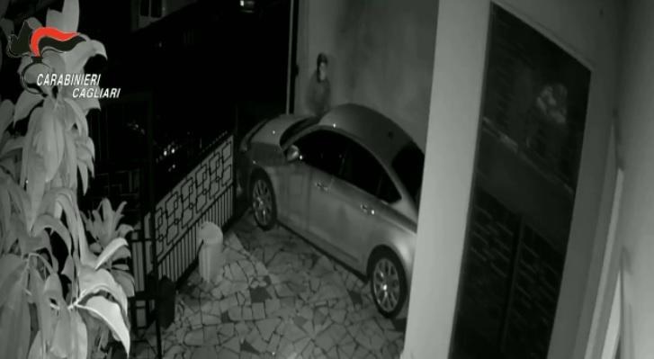 Monserrato, denunciato 46enne per aver bruciato un'auto 