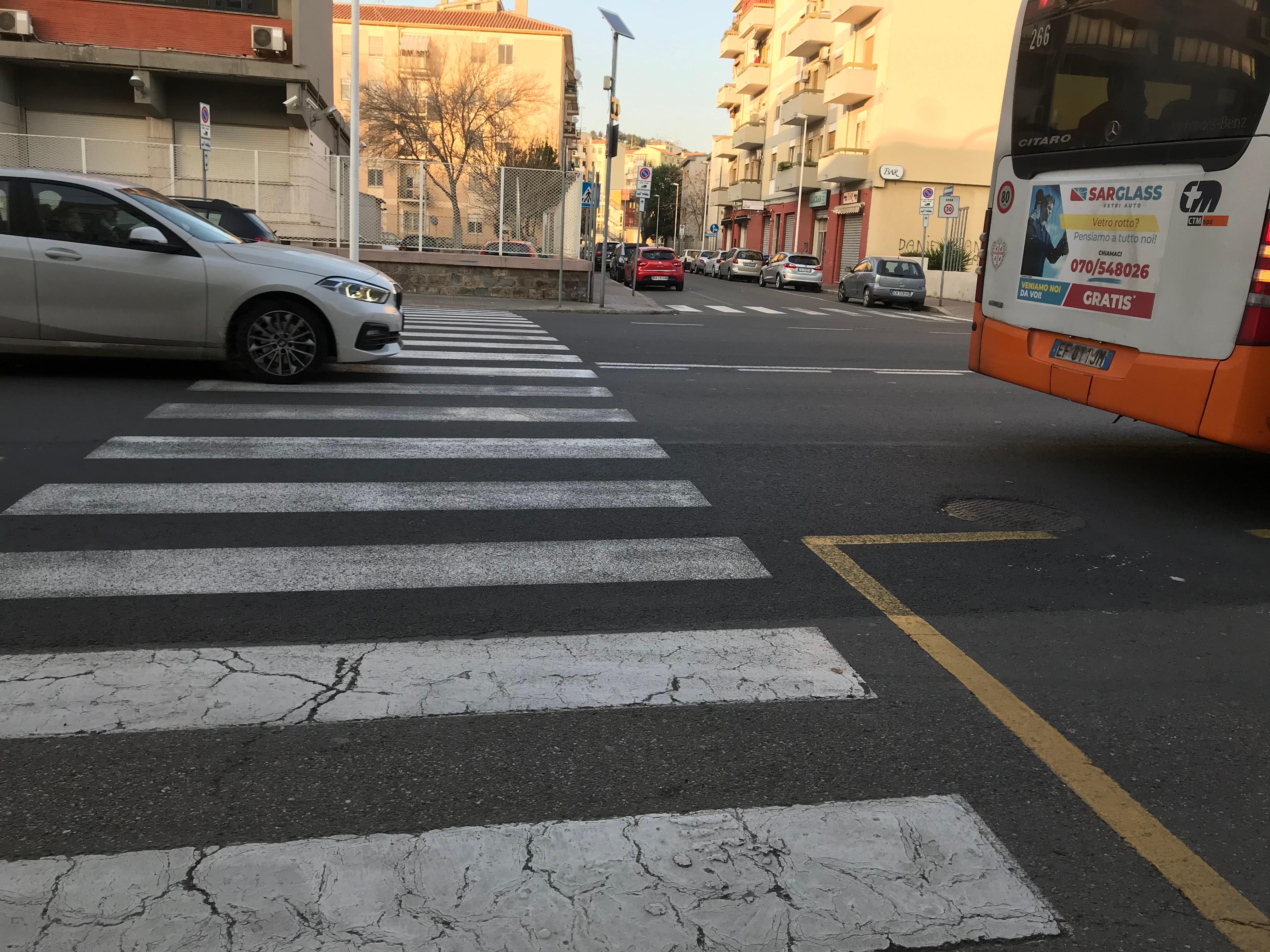 Cagliari, una giovane donna investita sulle strisce pedonali