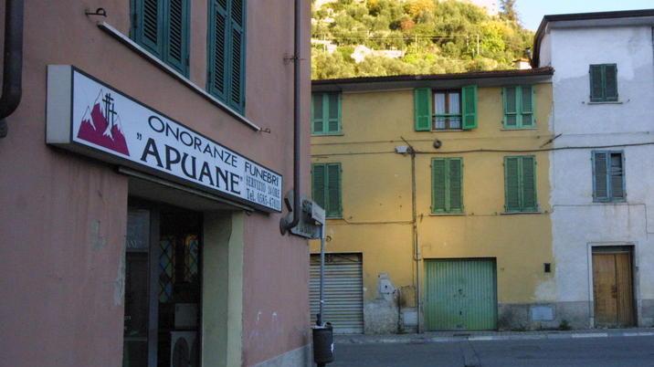 "Vaccinateci", lavoratori delle onoranze funebri pronti allo sciopero