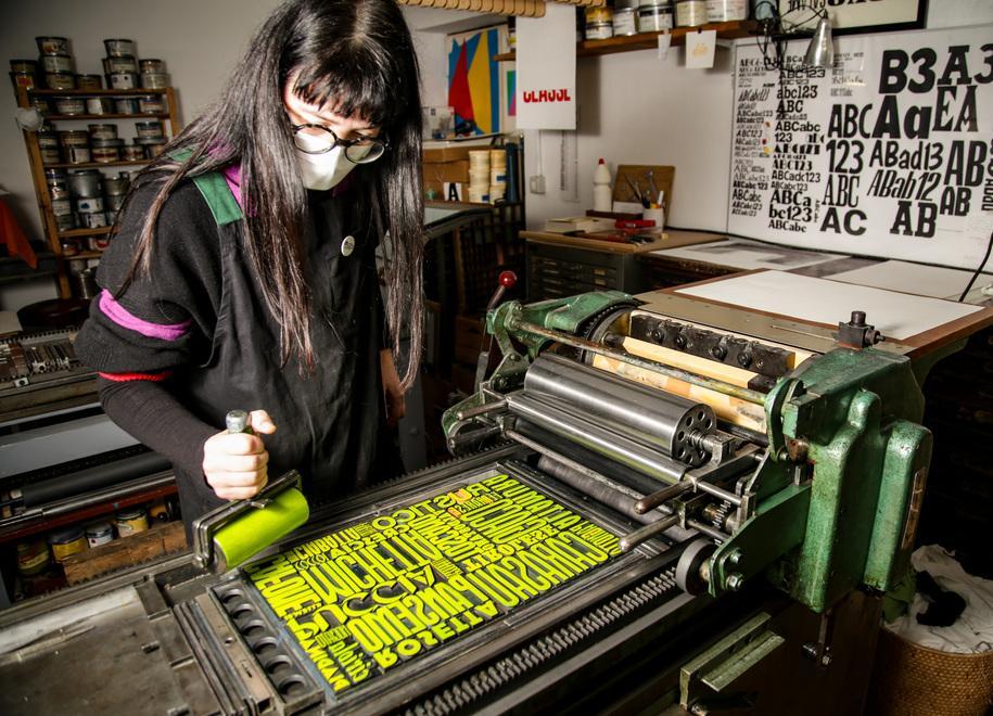 Modena, i segreti di “Officina Typo”, gli artisti dell’alfabeto 