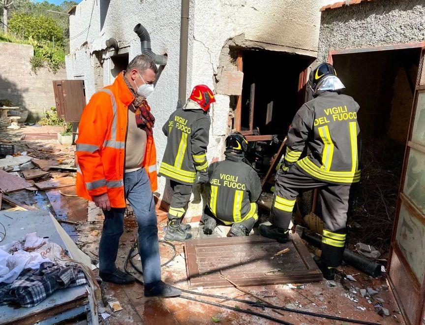 Ustionato un anziano nella villetta esplosa per una fuga di gas 