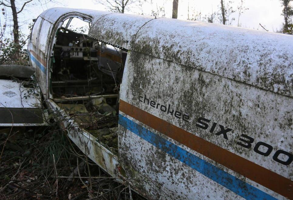 È risolto il mistero dell’aereo nel bosco a Livorno, il pilota: «Mi salvai per miracolo» 