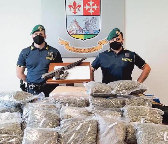 Droga e armi da guerra nel garage: condannato 