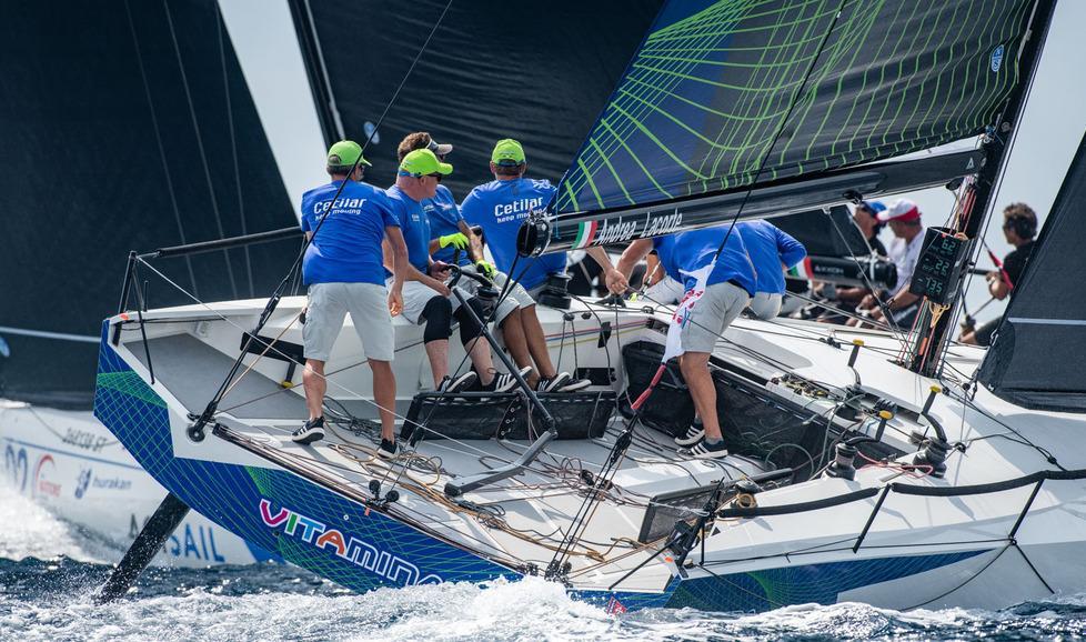 Sull’acqua si può volare: Vitamina Sailing tra Club Swan 36 e catamarani M32 