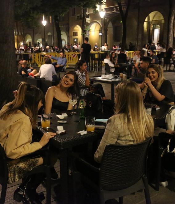«In zona gialla si potrebbe aprire da lunedì a giovedì fino al coprifuoco» 