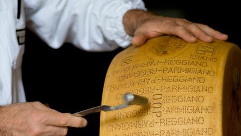 Parmigiano, 2020 a livelli record per la produzione e buone quotazioni