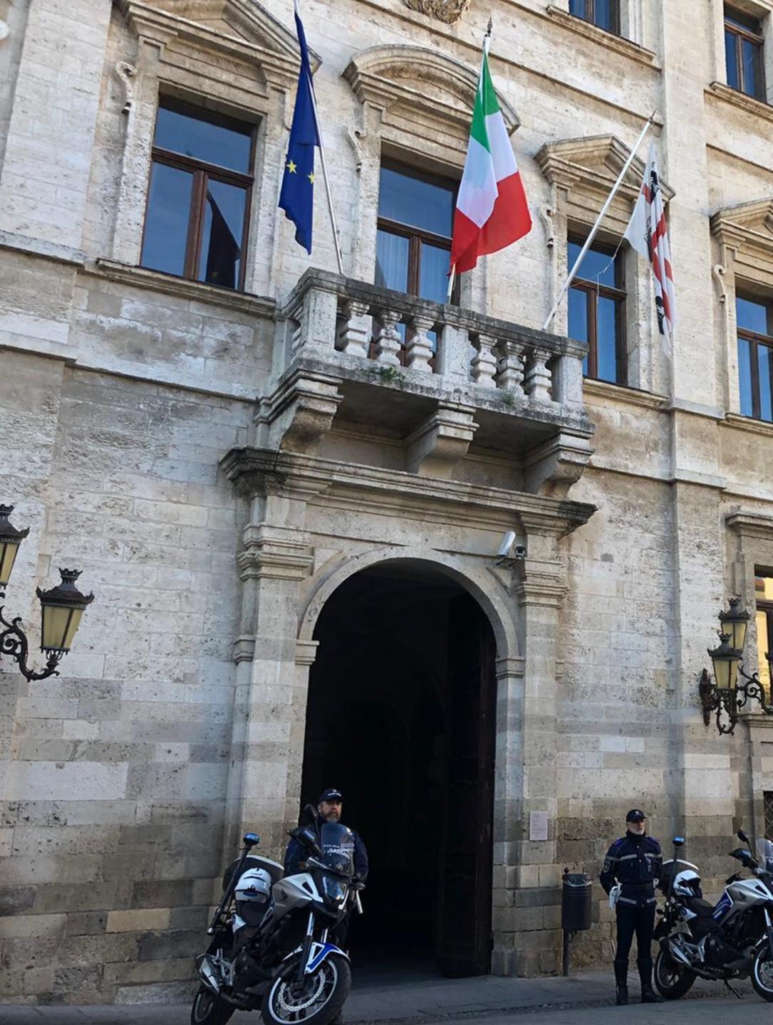 Il Comune cerca sei amministrativi 