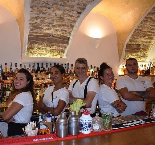 La Maddalena, sul vascello “The Duke” brindisi dai mille colori per il Barawards