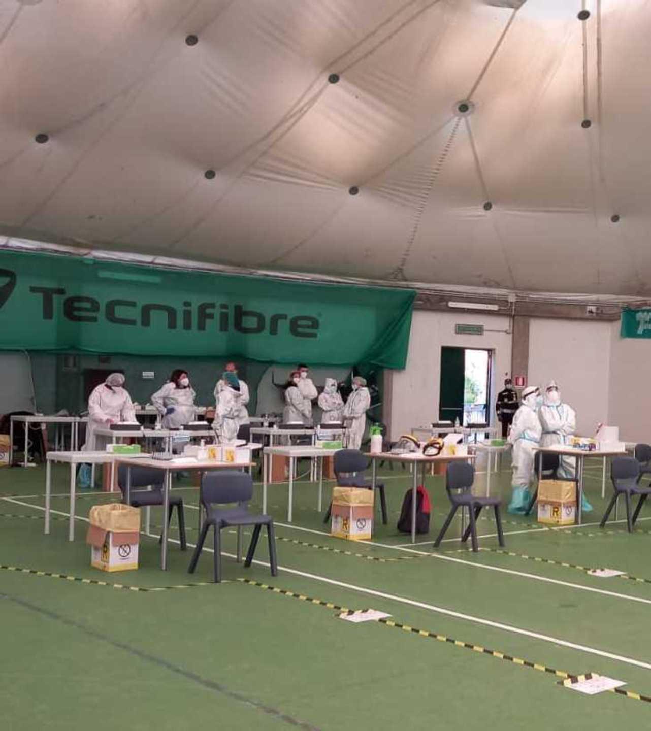 Covid, screening di massa risposta massiccia a Bono 