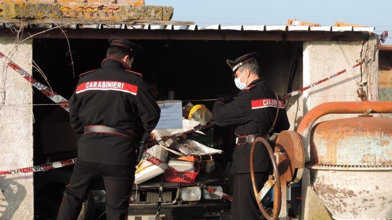 Officina abusiva, titolare denunciato e clienti sanzionati