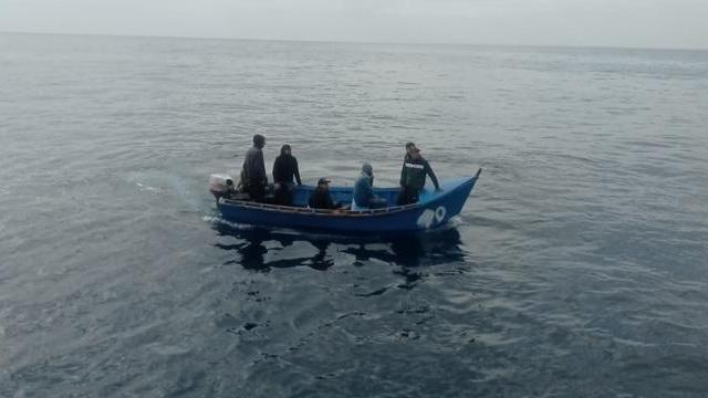 Migranti: barchino con 7 persone bloccato da Gdf in Sardegna