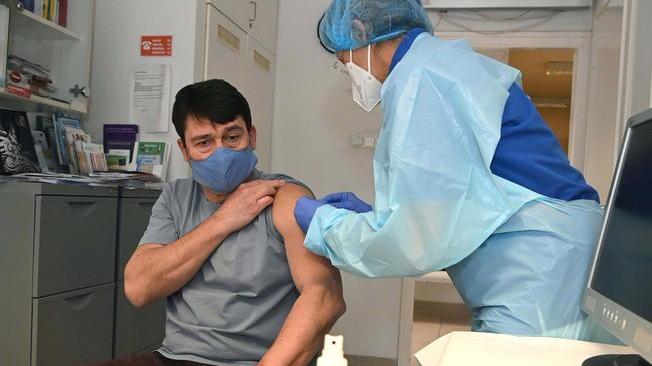 Covid: presidente Ungheria vaccinato con cinese Sinopharm