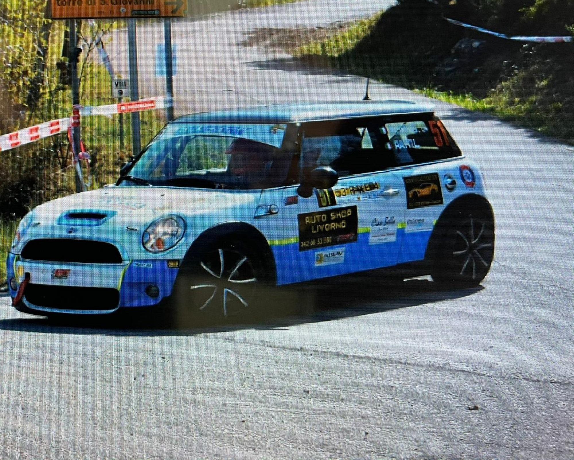 Giancarlo Nolfi con la sua Mini al rally dell'Elba