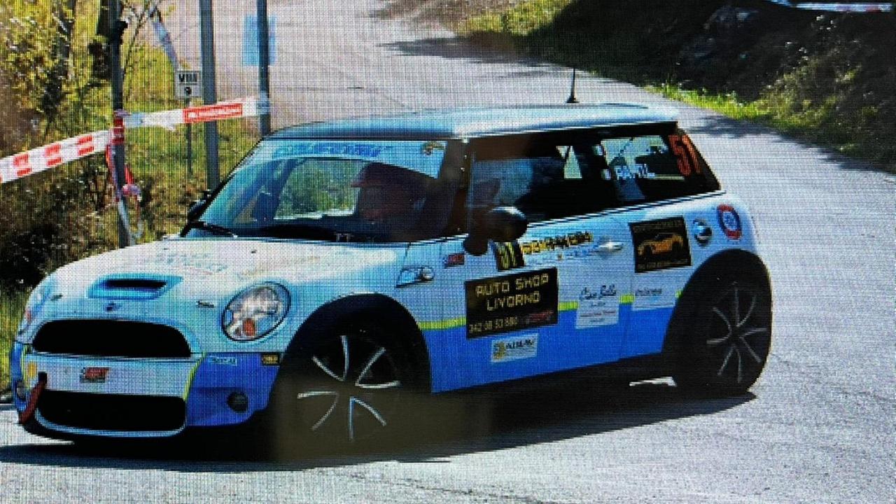 Giancarlo Nolfi con la sua Mini al rally dell'Elba