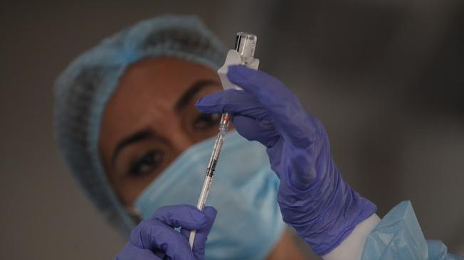 Covid: Usa, la Fda autorizza il vaccino monodose della J