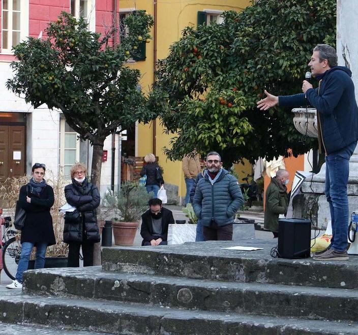 Assemblea pubblica apuana ribadisce: no a nuove chiusure