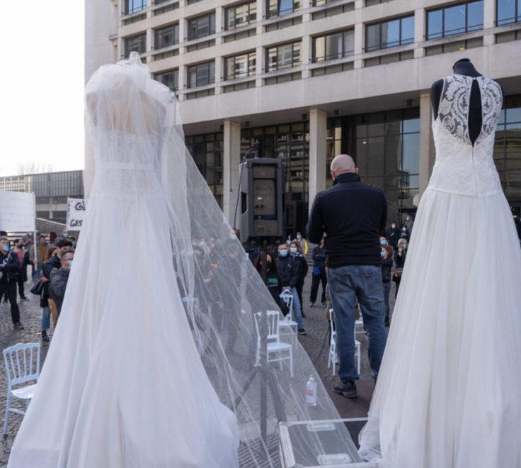Matrimoni fermi al palo da due anni La protesta: «Dobbiamo ripartire» 