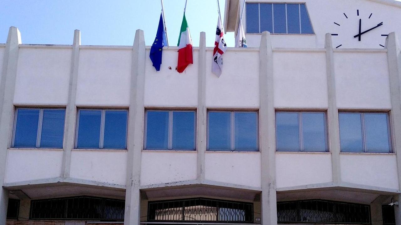 Organici, opposizioni all’attacco «I servizi non sono garantiti»