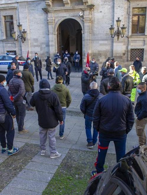 Appalto rifiuti, i sindacati a Palazzo Ducale 