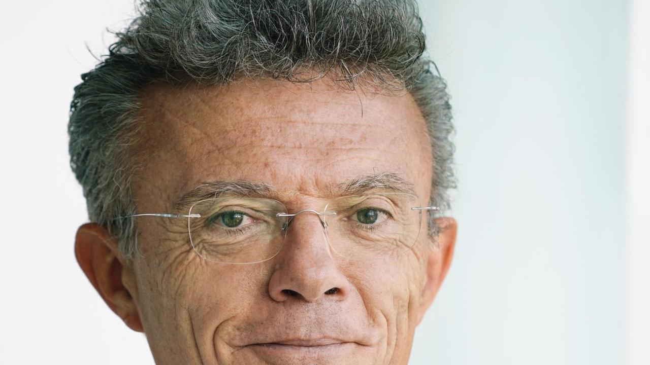 Nuovi vertici nelle direzioni di Intesa