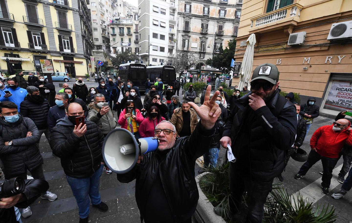 Niente ristoranti la sera e palestre chiuse 