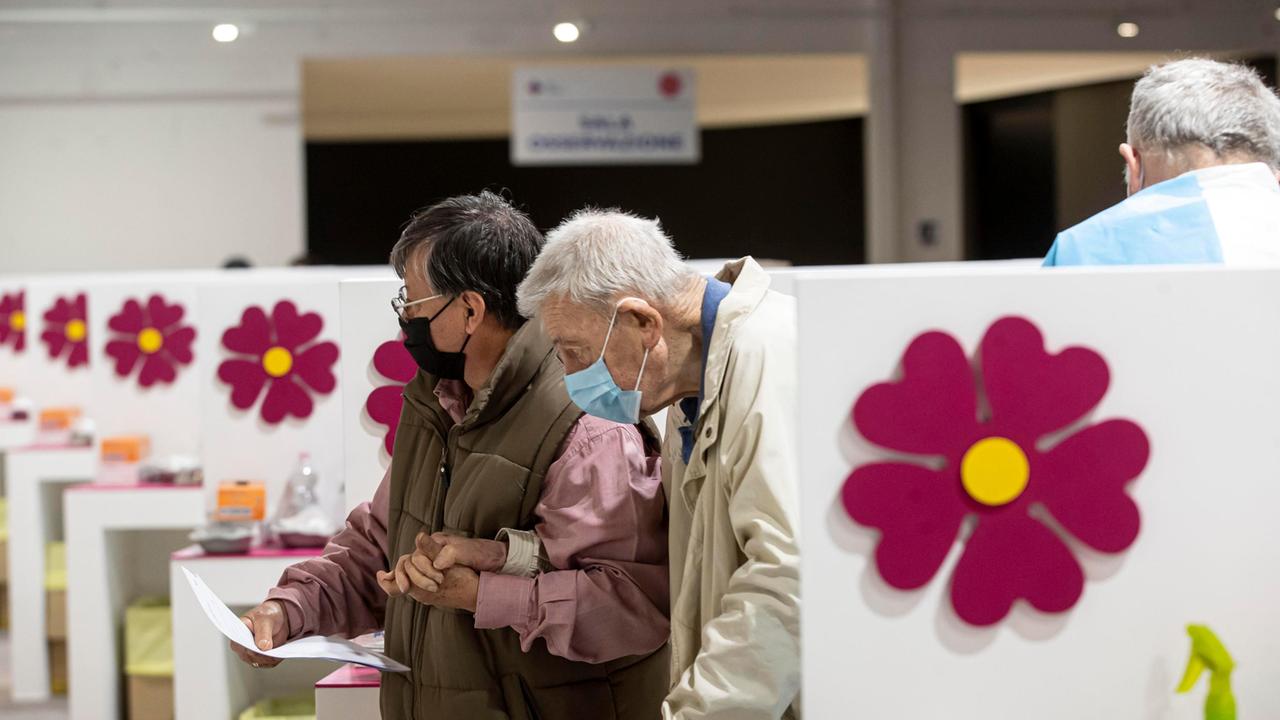 Ottocentomila toscani fragili vanno vaccinati prima degli altri