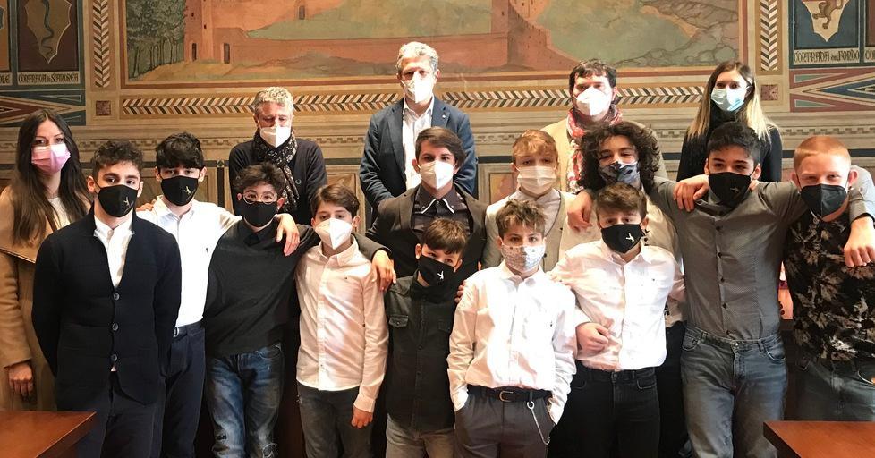 Passerella in Comune per i ragazzi “volanti” protagonisti in tv
